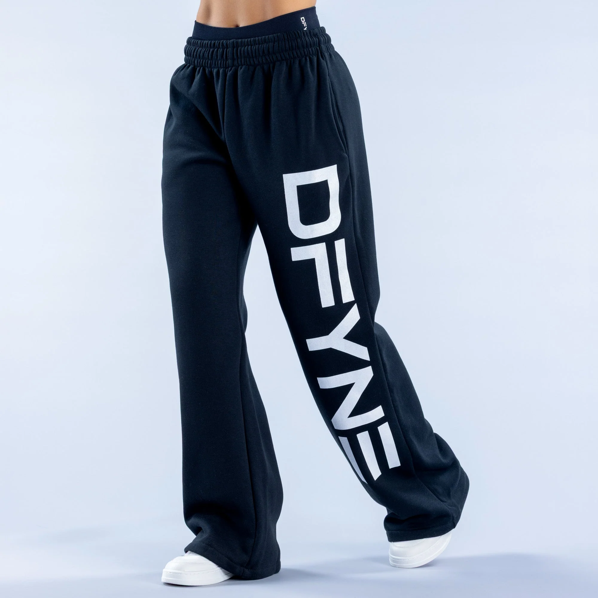 DFYNE Signature Wide Leg Jogger Negro